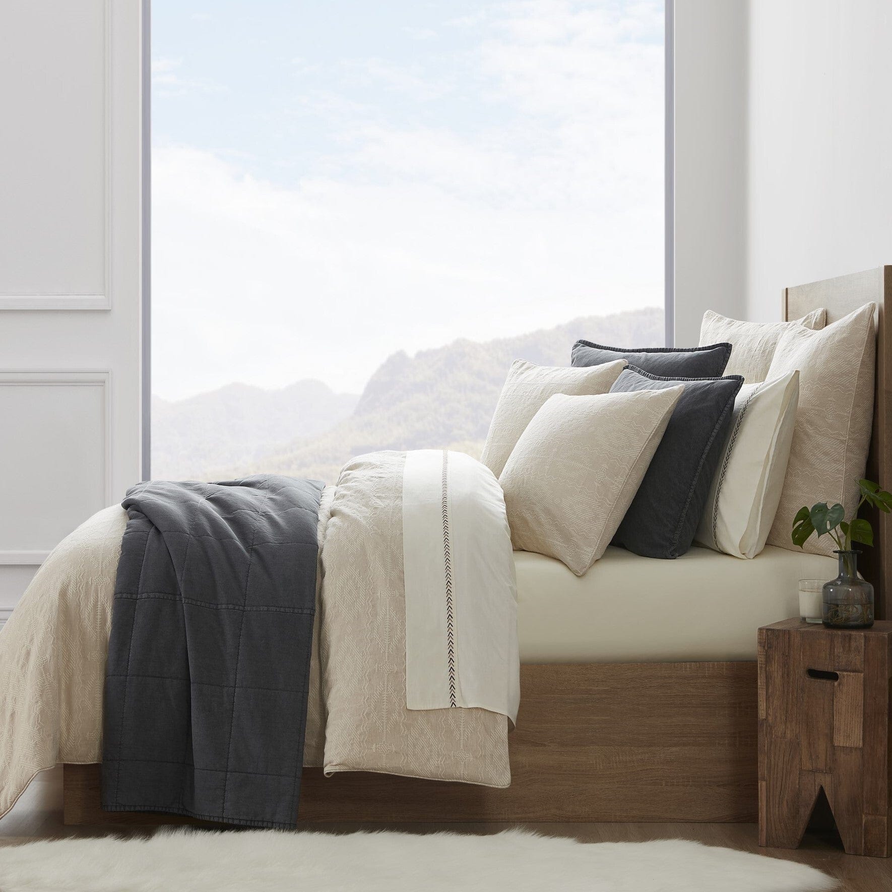 Tempe Matelasse Bedding Set HiEnd Accents