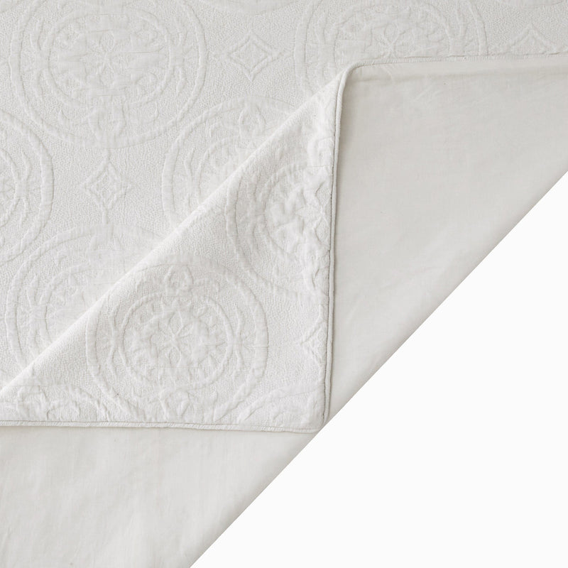 Verona Matelassé Bedding Set Comforter / Duvet Cover