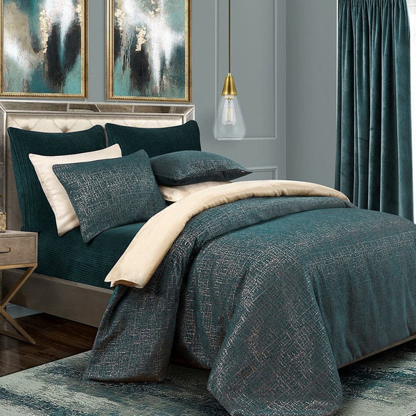 Discover Timeless Style with HiEnd Accents' Jacquard Bedding Sets