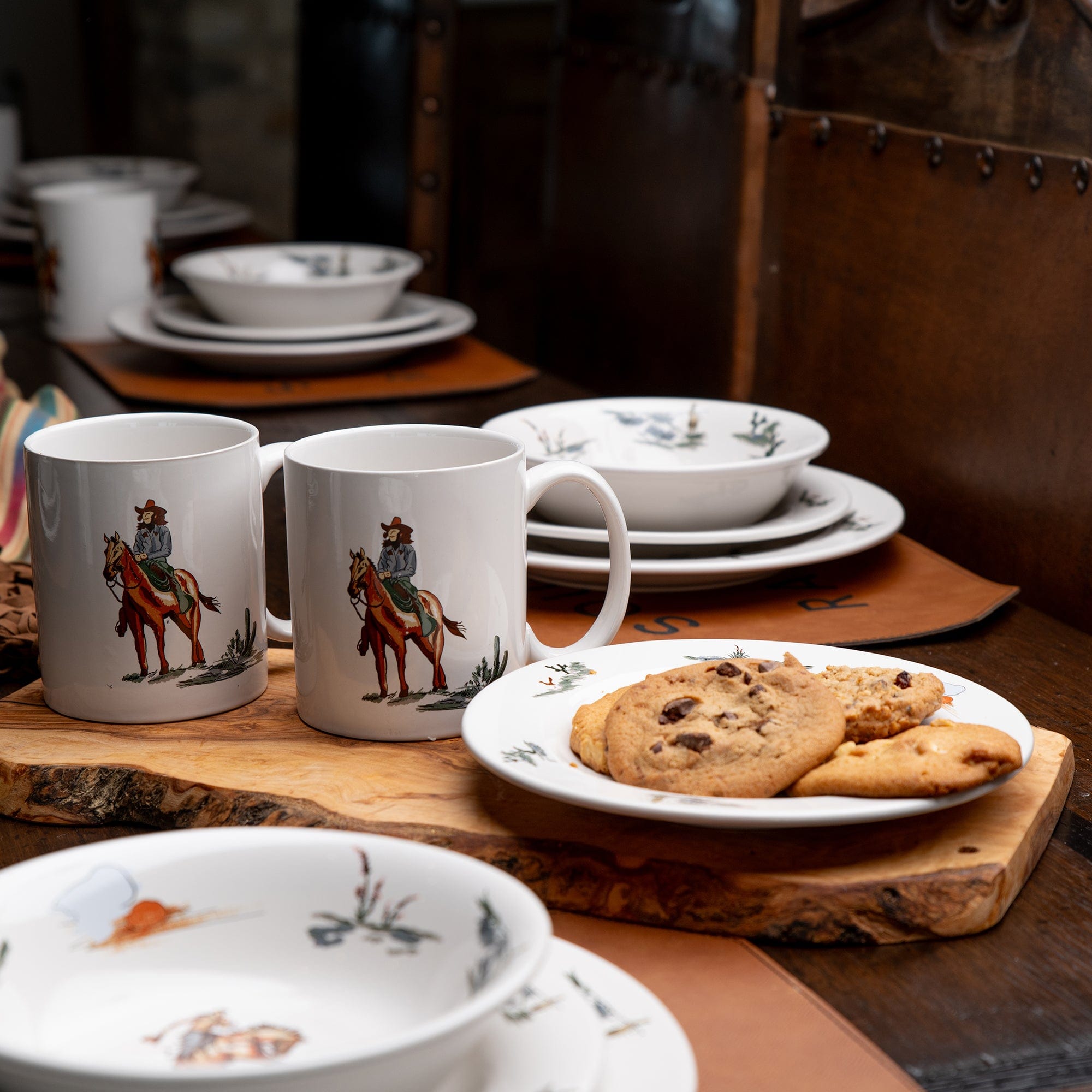 Ranch Life 16PC Ceramic Dinnerware Set, Duffle Bag | HiEnd Accents