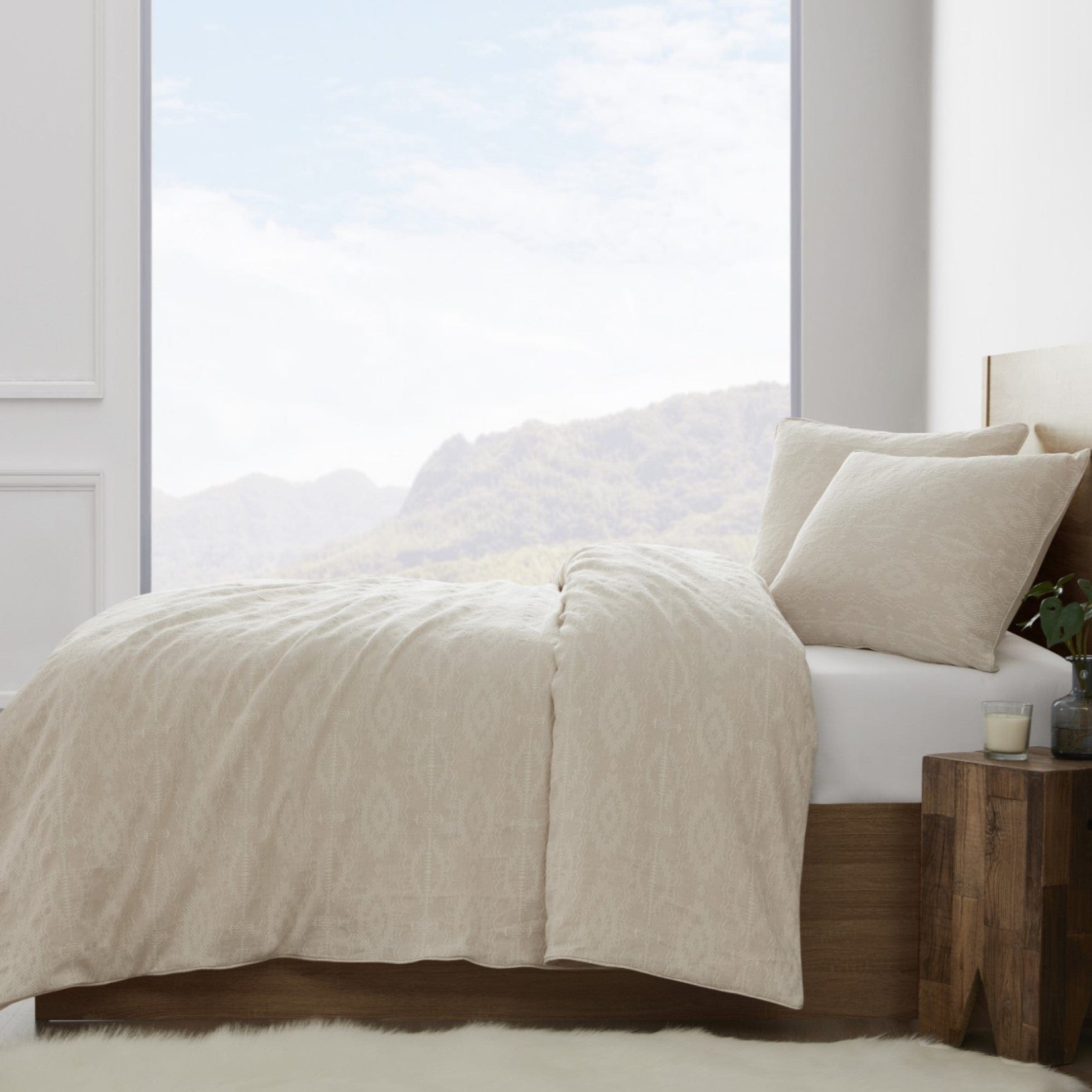 Tempe Matelasse Bedding Set HiEnd Accents