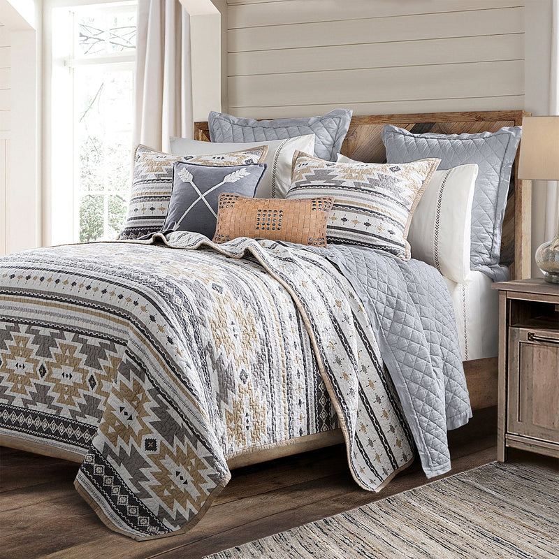 Hunter Oversized Reversible Plush Throw – Desert Sage/Gray, 50" X 70", Soft Polyester