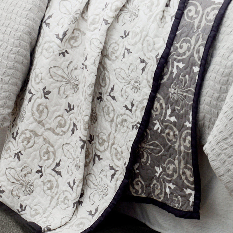 Fleur De Lis Reversible Quilt Set Quilt
