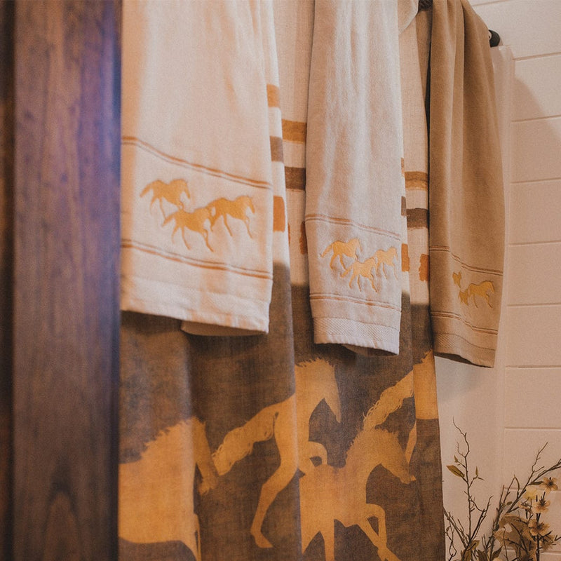 Running Remuda Towel Set