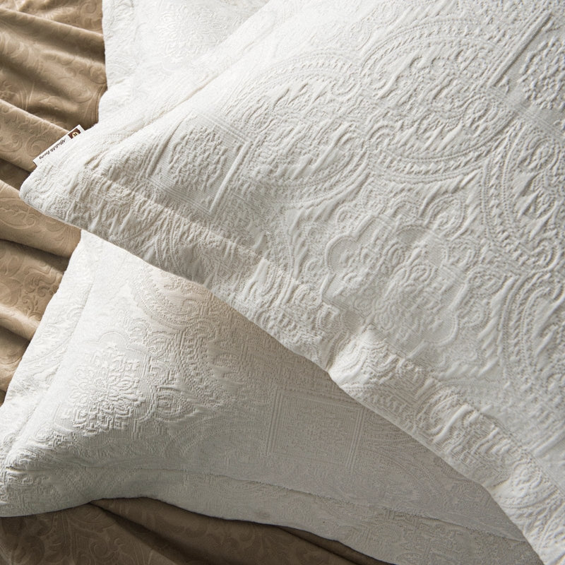 Medallion Matelassé Woven Euro Sham Sham