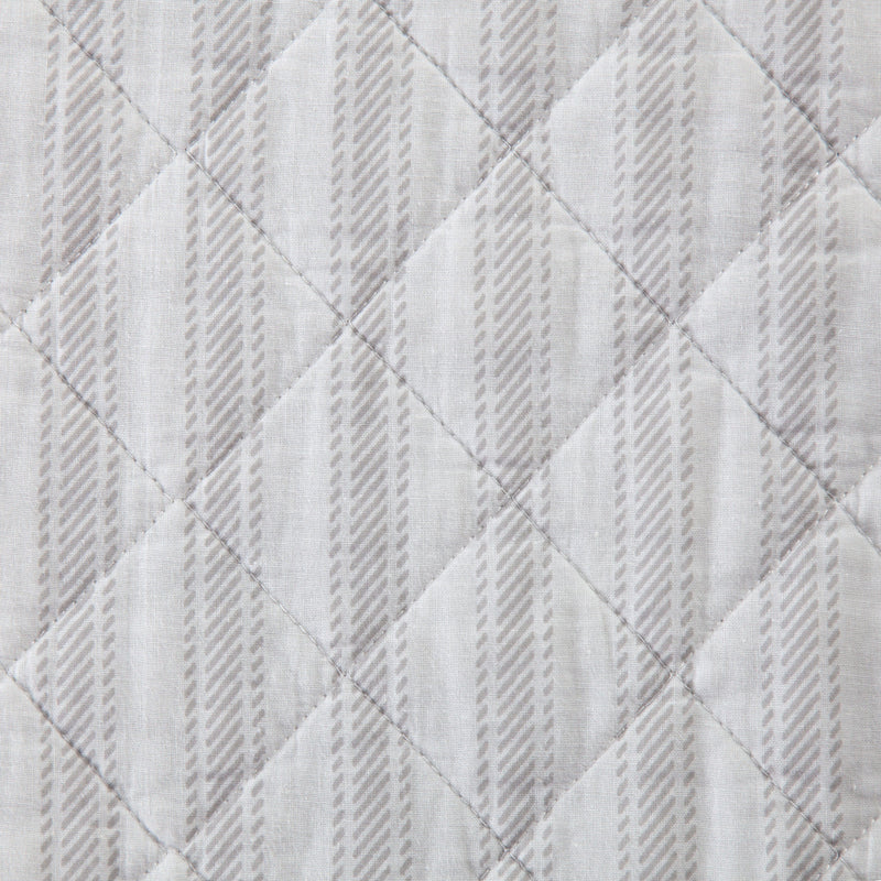 Colette Quilt Blush Swatch Swatch
